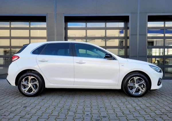 Hyundai I30 cena 98318 przebieg: 5, rok produkcji 2023 z Ostrzeszów małe 254